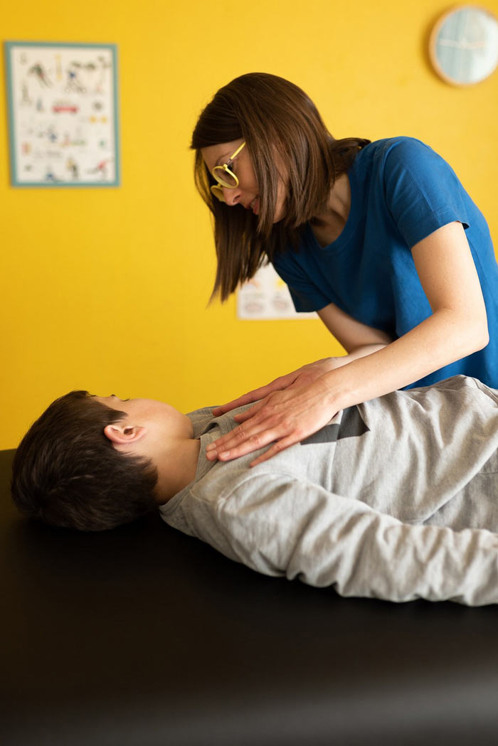 Praticienne QST massage QiGong autistes Sables-d'Olonne, Achards, Vendée.